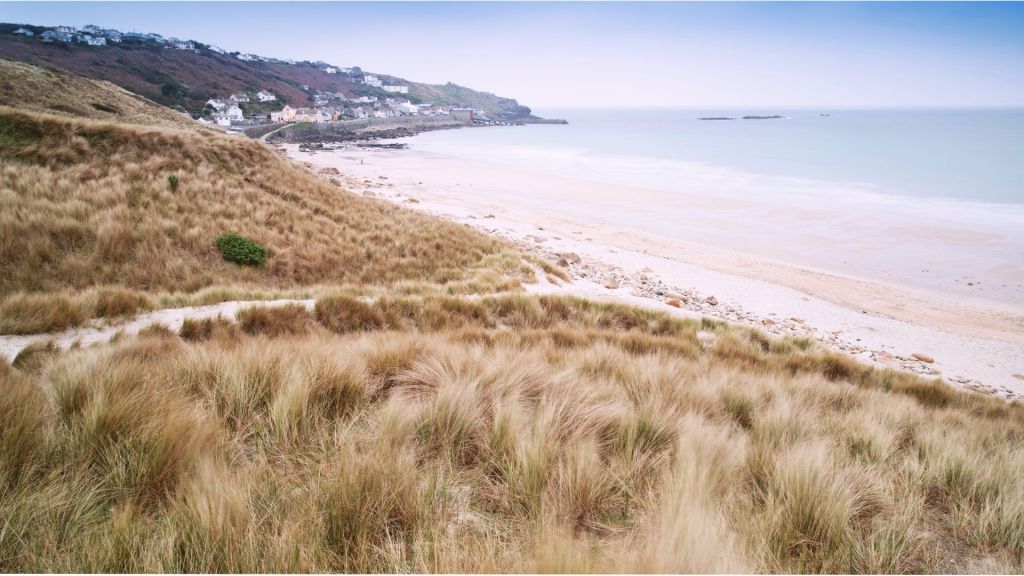 A filtered image of sand dunes in Cornwall. Post erlates to a fantasy of an encounrter on Cornish sand dunes